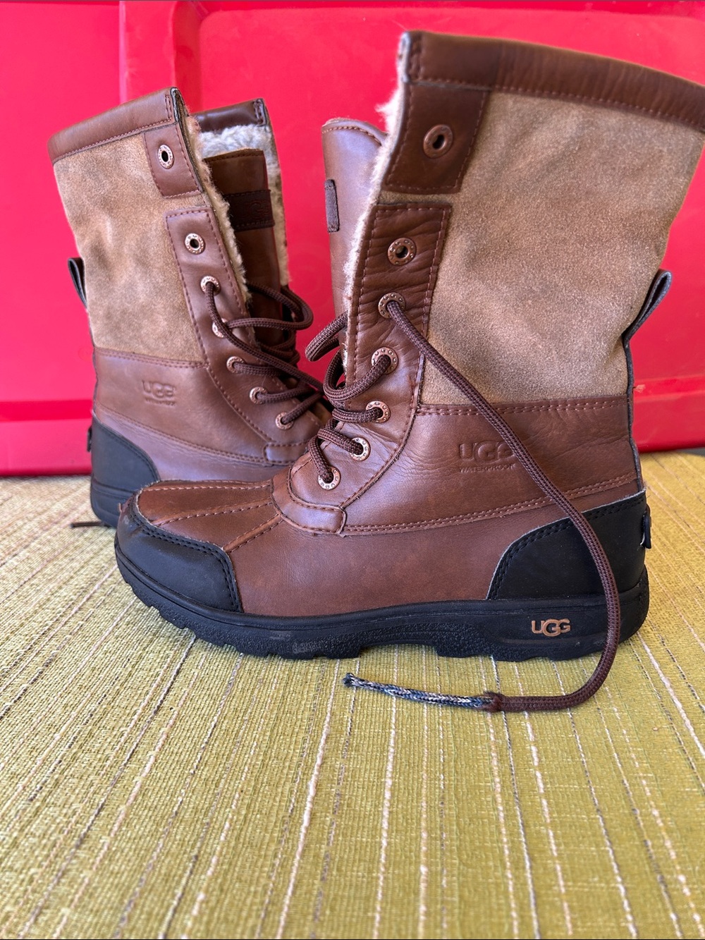 UGG Men's Brown and Black Lace-Up Insulated Suede Boots unisex